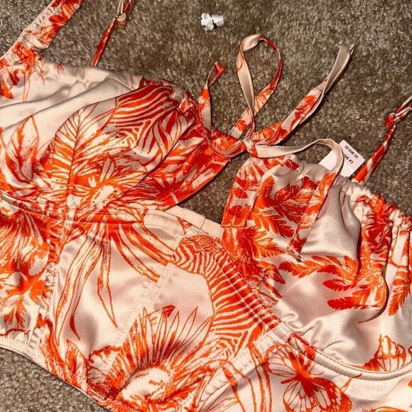 NWT Victoria’s Secret Set - Picture 3 of 6